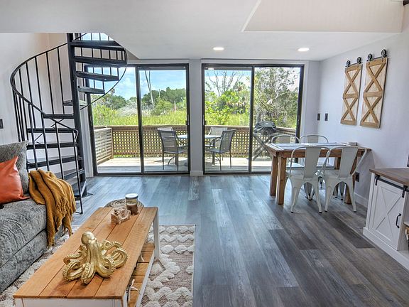 2nd image of 2653 N Seabreeze Point