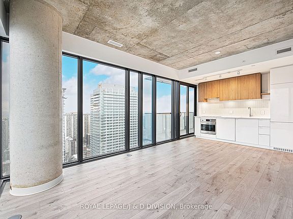 4th image of 161 Roehampton Ave #3103