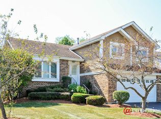 317 Denberry Dr, Lake Zurich, IL 60047