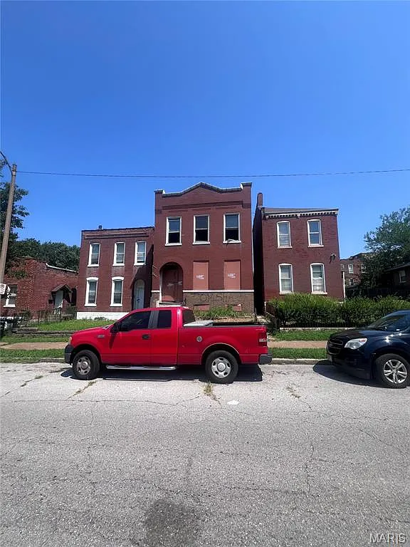2015 Chippewa St photo 1
