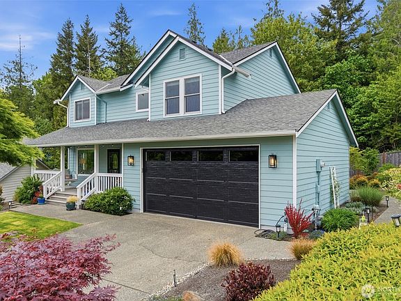 2nd image of 1356 Lena Place NE