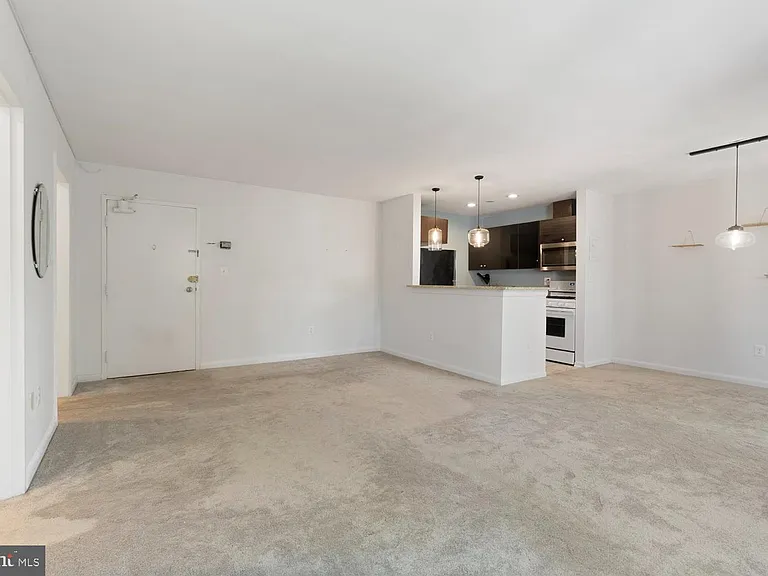 2400 41st St NW #312 — Photo 4