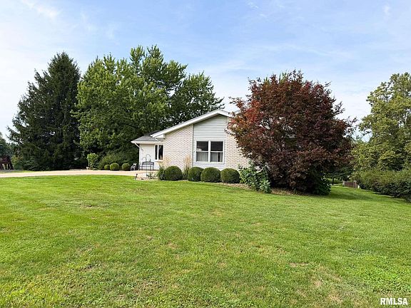 4th image of 202 Elm Cir