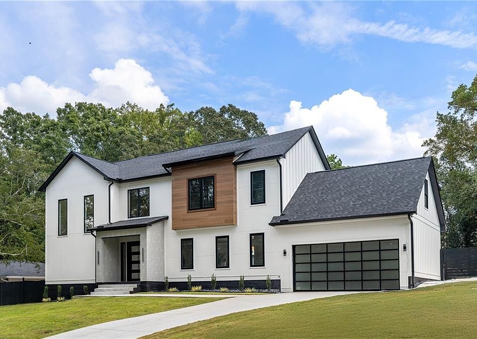 1st image of 605 Hunnicutt Rd SE