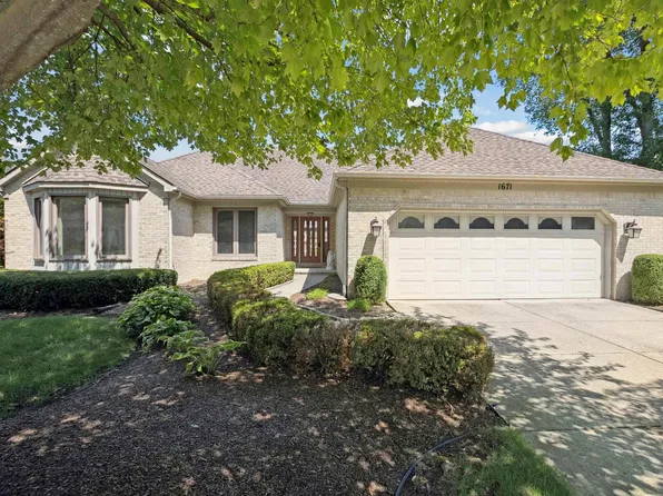 1671 S Shore Dr, Rochester Hills, MI 48307