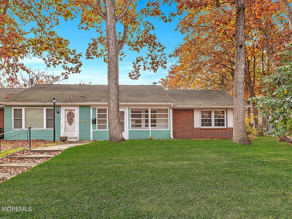 1st image of 63D Buckingham Drive