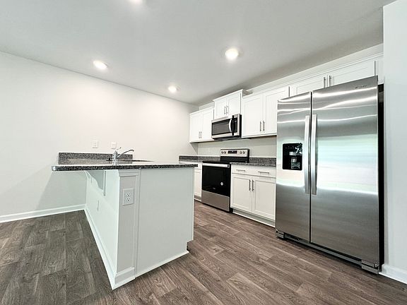 5th image of 6108 Faron Way #32