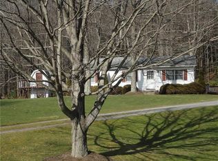 71 Glenn Rd, Grove City, PA 16127