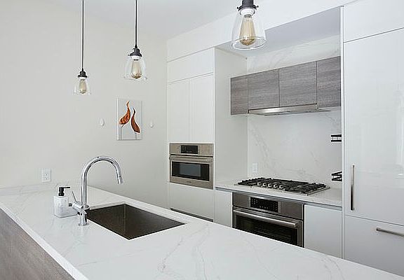 5th image of 505 W 43rd St APT 4G