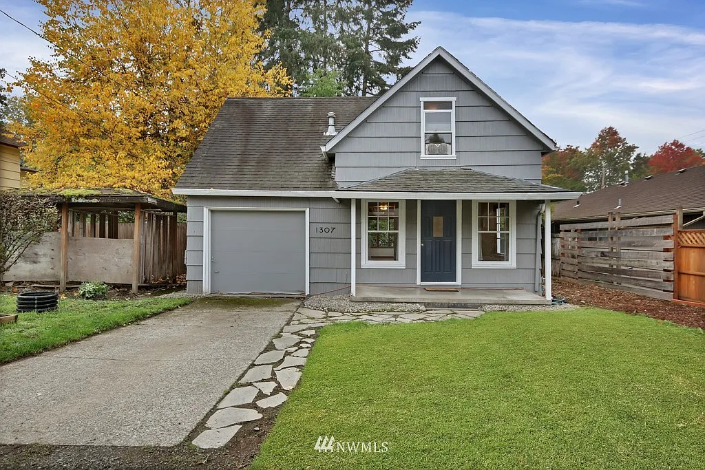 1307 5th Avenue SE photo 1