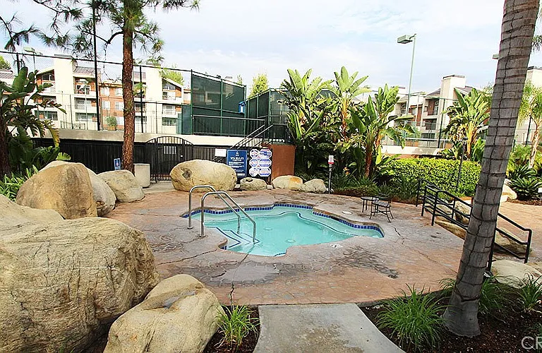 21550 Burbank Blvd #208 — Photo 23