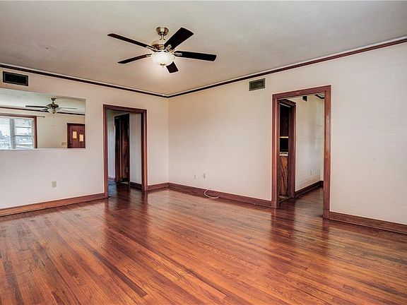 5th image of 3929 Cypress St