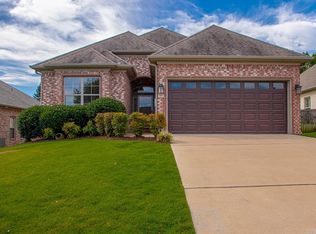 15 Meadow View Dr, Little Rock, AR 72223