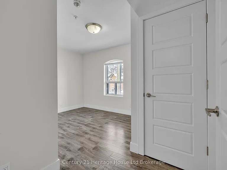 34 Brock St #303 — Photo 8