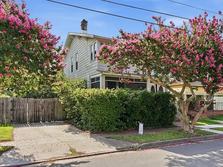 920 Oaklawn Ave — Photo 2