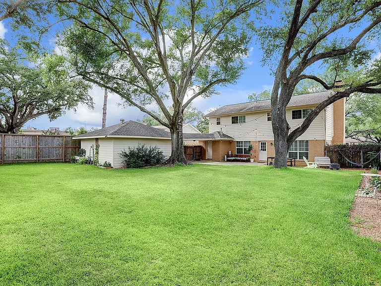 12523 Briar Forest Dr — Photo 45