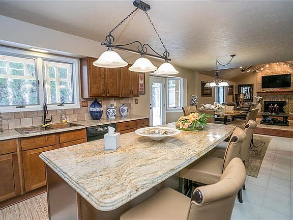4th image of 23943 Stonehedge Dr