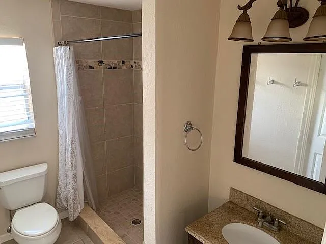 728 Law St — Photo 3