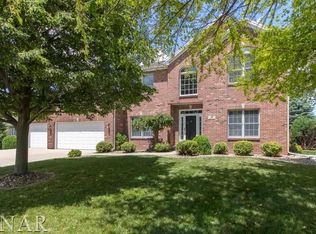 30 Hodgehaven Cir, Bloomington, IL 61704