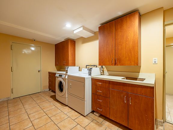 4th image of 3086 31st St APT 3R