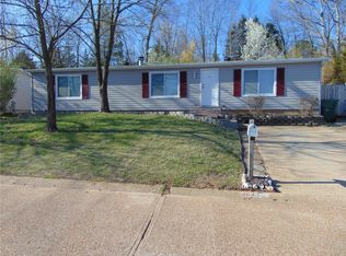 4643 White Ash Dr, High Ridge, MO 63049