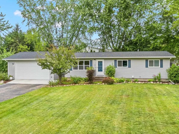 435 CIRCLE DRIVE, Amherst, WI 54406