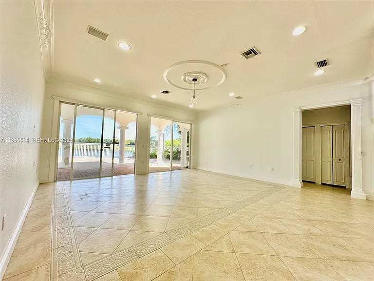 5023 NW 94th Doral Pl — Photo 8