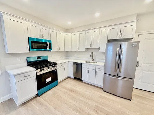 1 bed, 9999 sqft, $2,200 — Photo 4