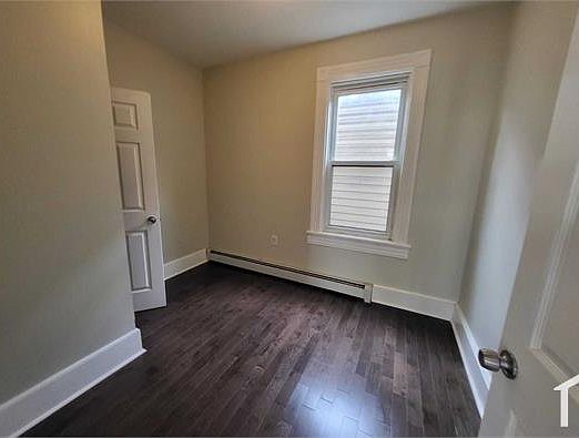 5th image of 259 S 6th St Floor 2