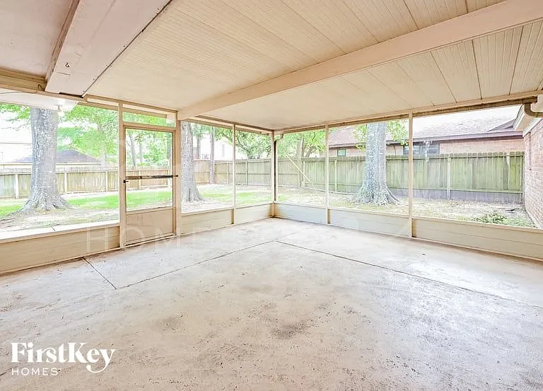 16010 Pebble Bend Dr — Photo 9