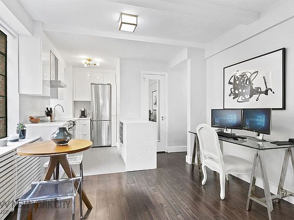 4th image of 320 E 42nd St APT 1210