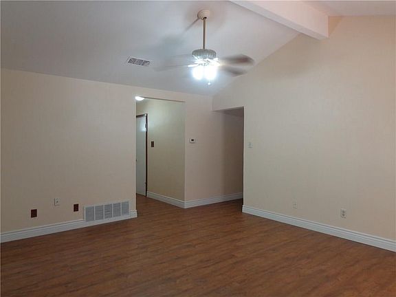 4th image of 1508 Roanoke St