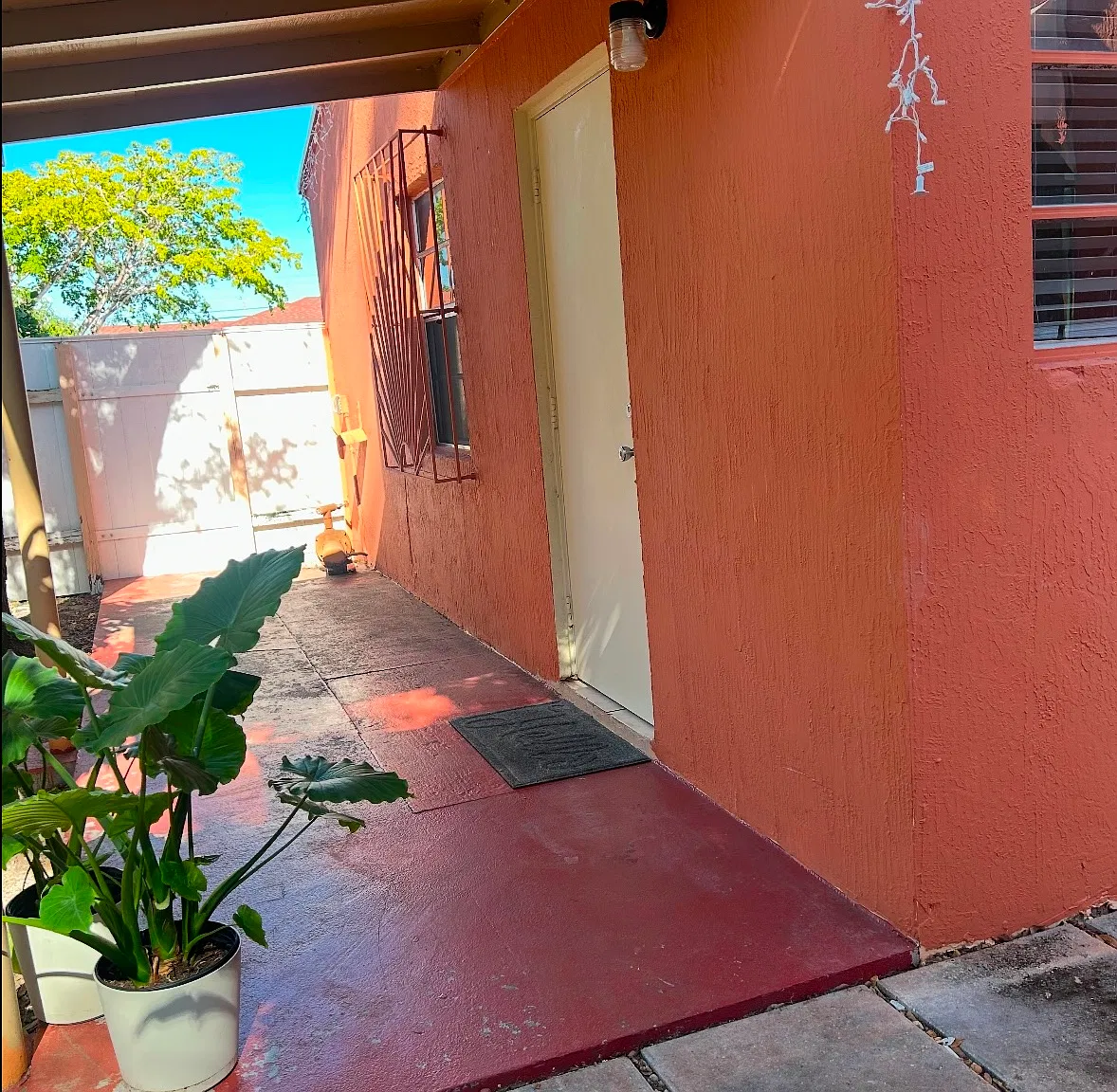 1 bed, 150 sqft, $1,100 — Photo 3