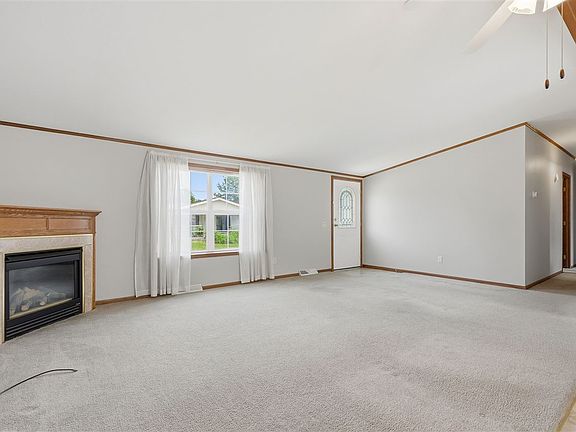 5th image of 268 Paddock Cir