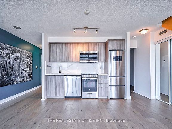 4th image of 15 Fort York Blvd #3905