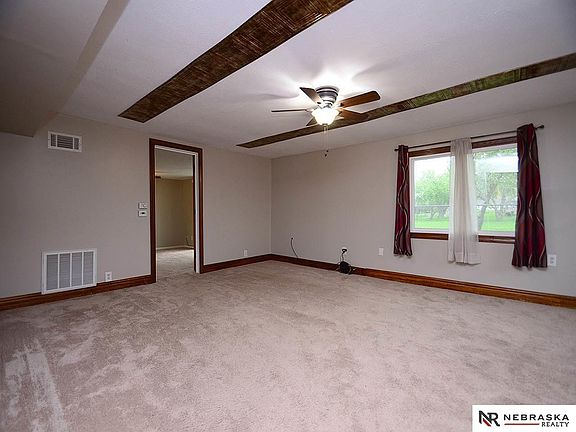 4th image of 205 Baker St