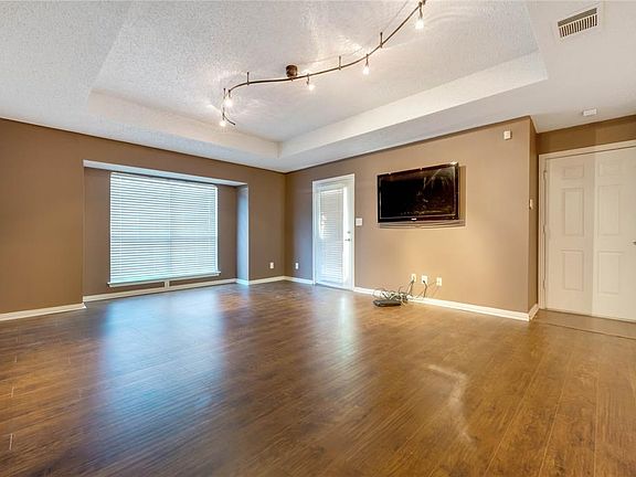 4th image of 105 Idle Creek Ct