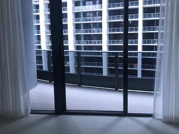 5th image of 1000 Brickell Plz #227