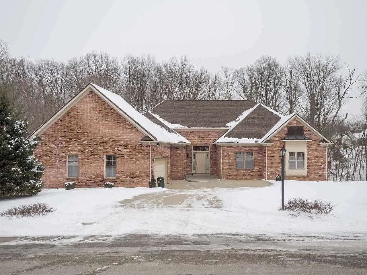 3725 E Devonshire Ln photo 1