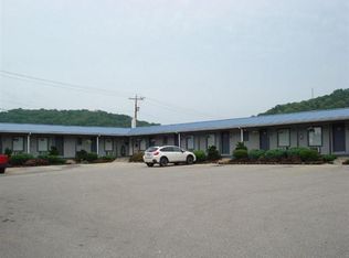 607 W 2nd St, Manchester, OH 45144