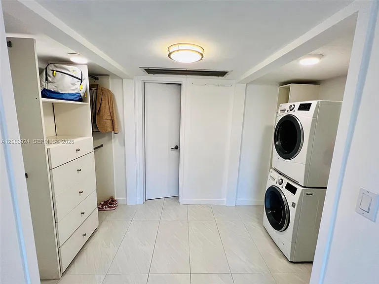 1650 NE 115th St #408 — Photo 23