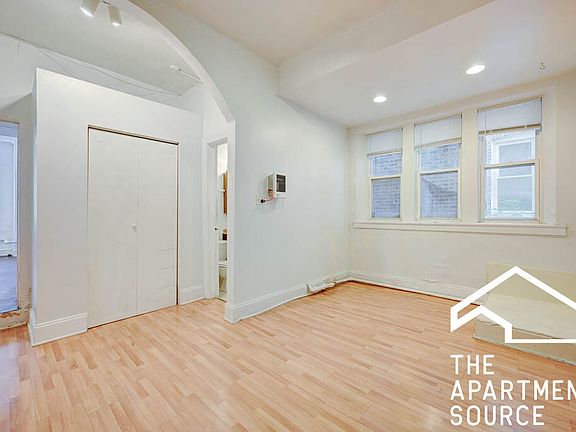 4th image of 6818 N Wayne Ave APT 1