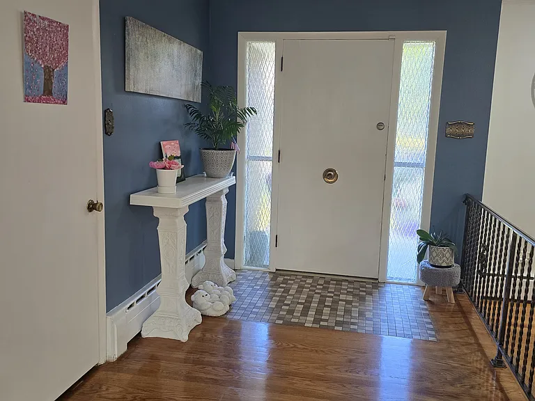 Park Cir — Photo 1