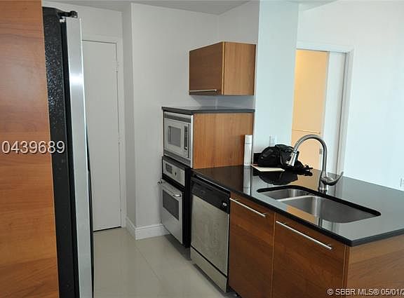 3rd image of 1900 N Bayshore Dr APT 4016