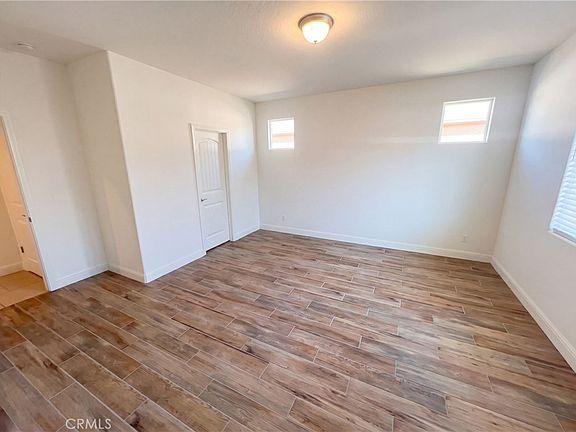 4th image of 3852 Morris Ave