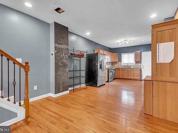 4th image of 3912 Mount Pleasant Ave