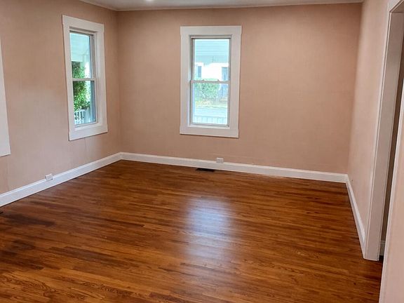 2nd image of 815 Clark St #1