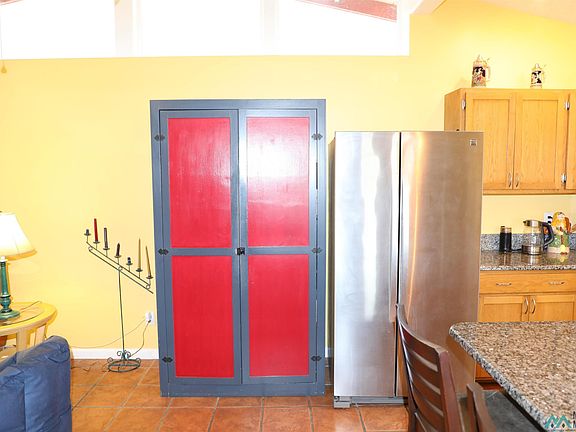 4th image of 154 Lane St