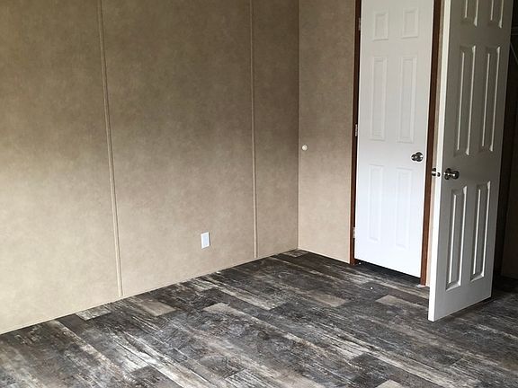 5th image of 1914 Hood Ave #5