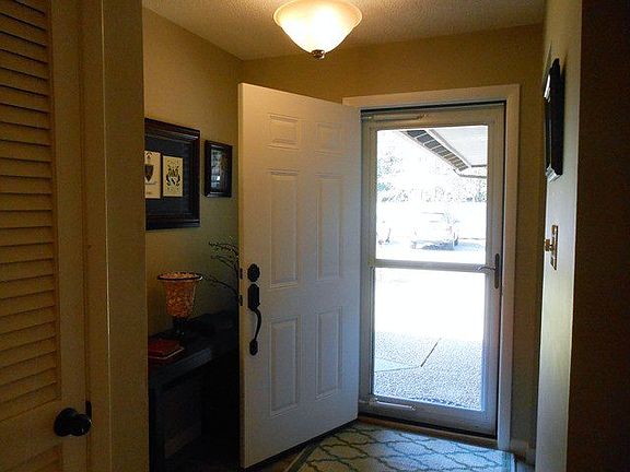 3rd image of 344 Oak Center Pl